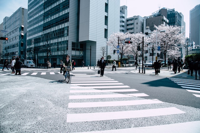 鄂尔多斯为何勤工俭学对在日本的留学生的职业生涯至关重要？